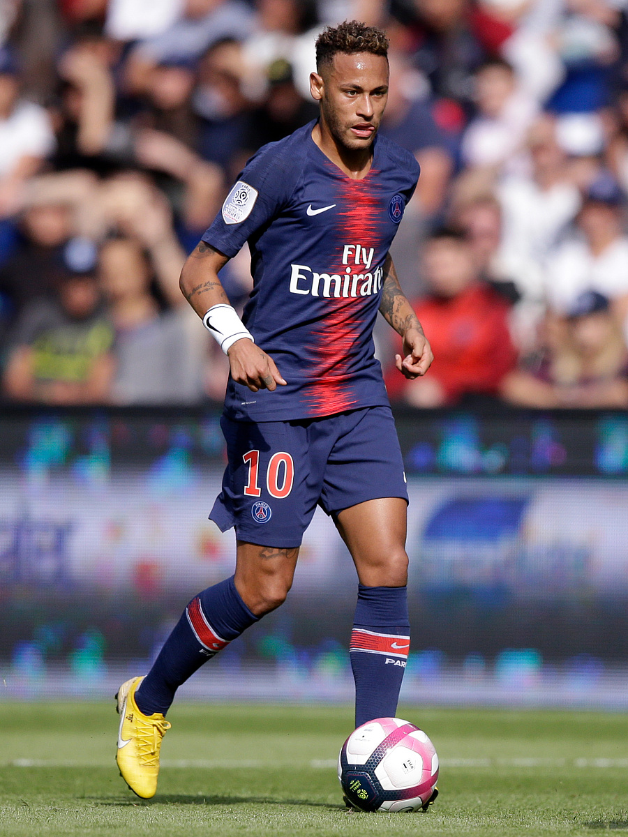 将皮球奋力 将皮球奋力